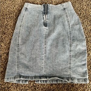 Demin Skirt! Size Small. Worn once